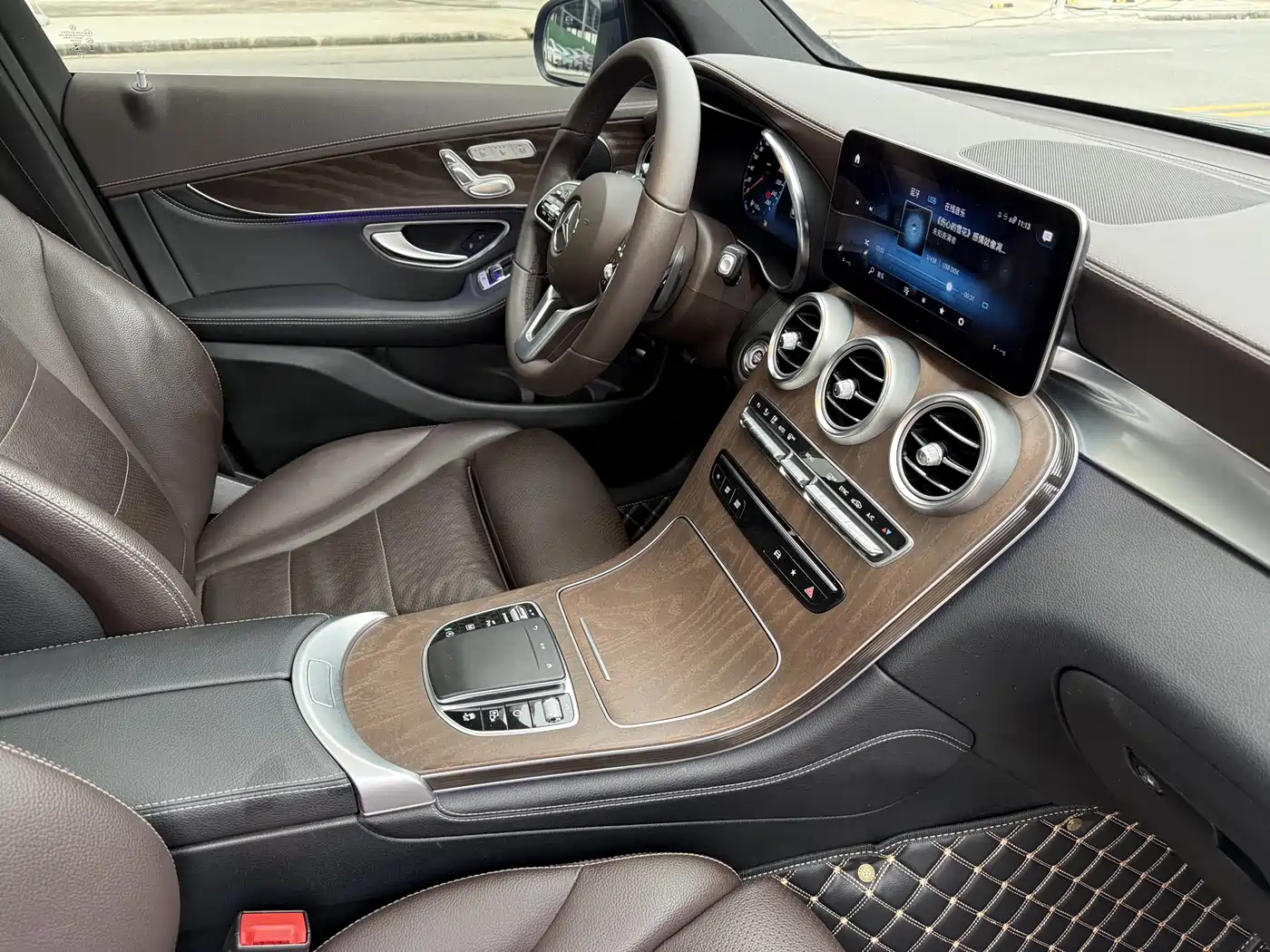 Mercedes-Benz GLC 2020 Facelift GLC 260 L 4MATIC Luxury фото 20