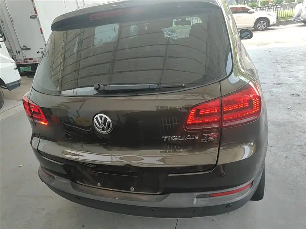 Volkswagen Tiguan 2015 1.8TSI Automatic 2WD Highline фото 6