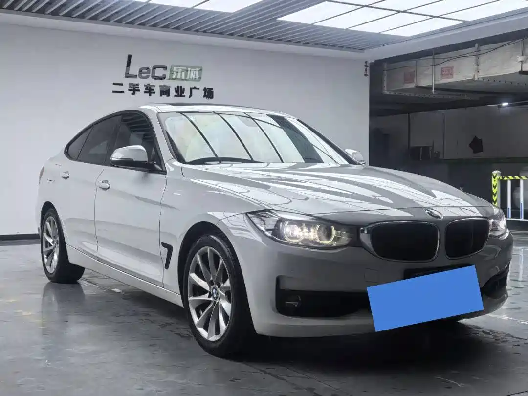 BMW 3 Series GT 2019 320i Fashion Model фото 3