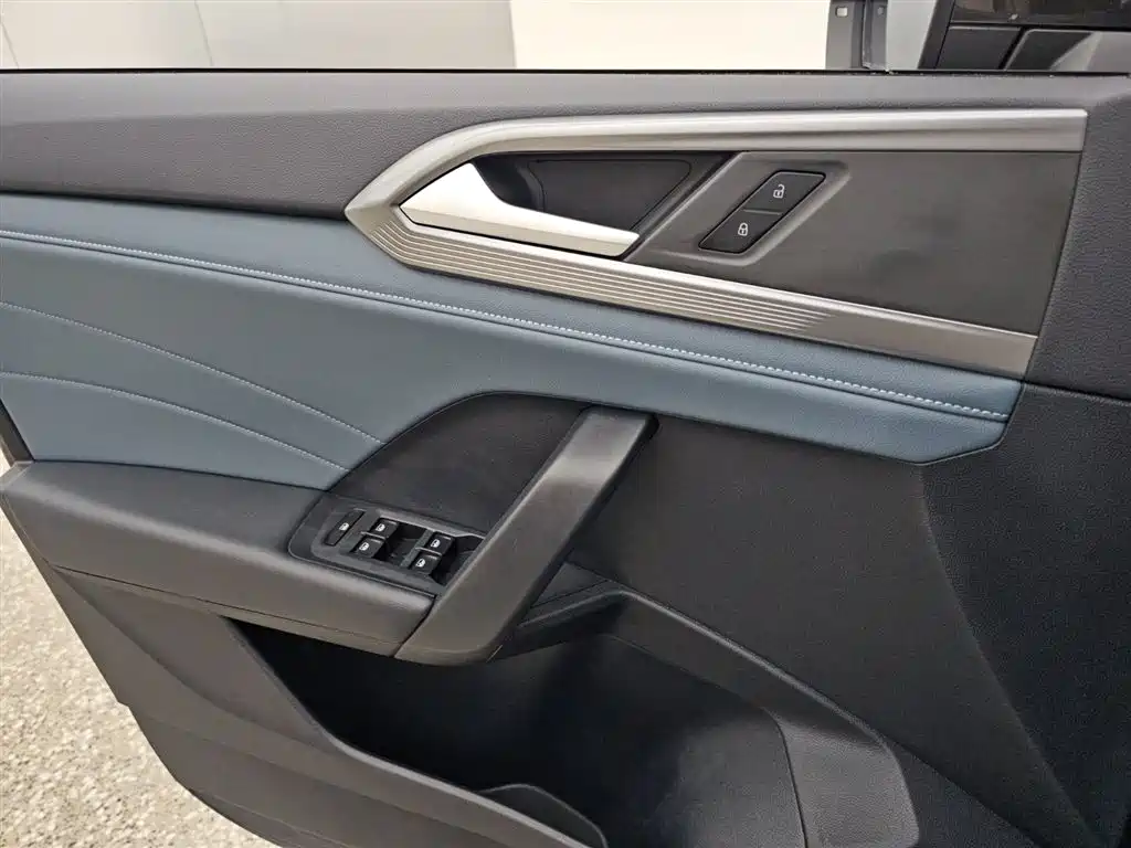 Volkswagen Tharu 2023 300TSI 2WD Full Moon Edition фото 8
