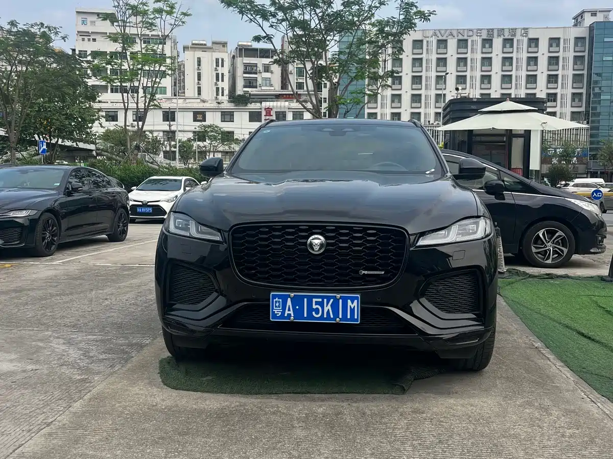 JAGUAR F-PACE