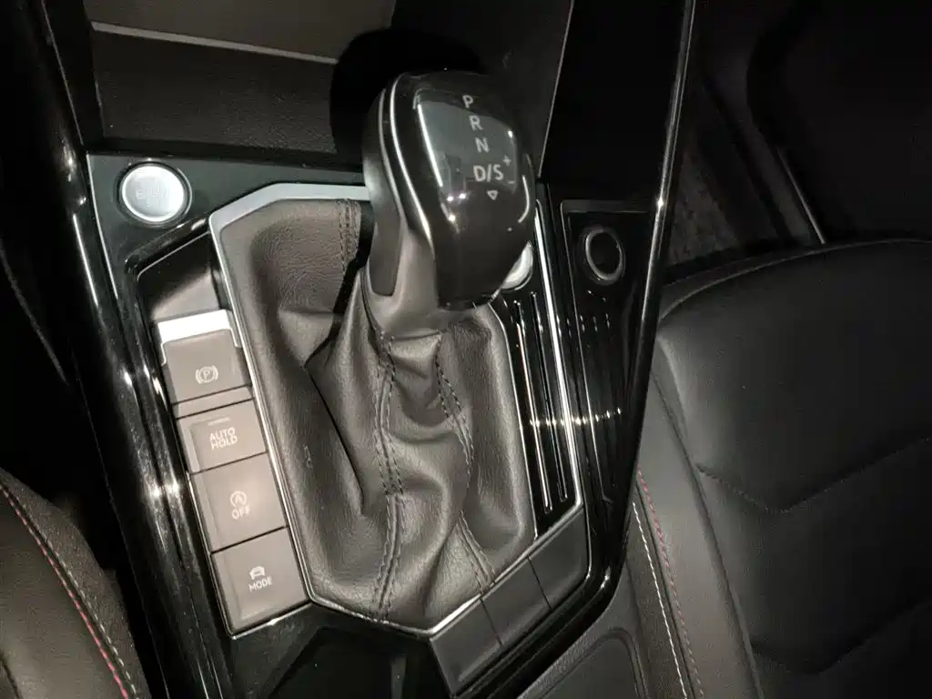 Volkswagen Tayron 2019 330TSI 2WD Luxury China VI фото 10