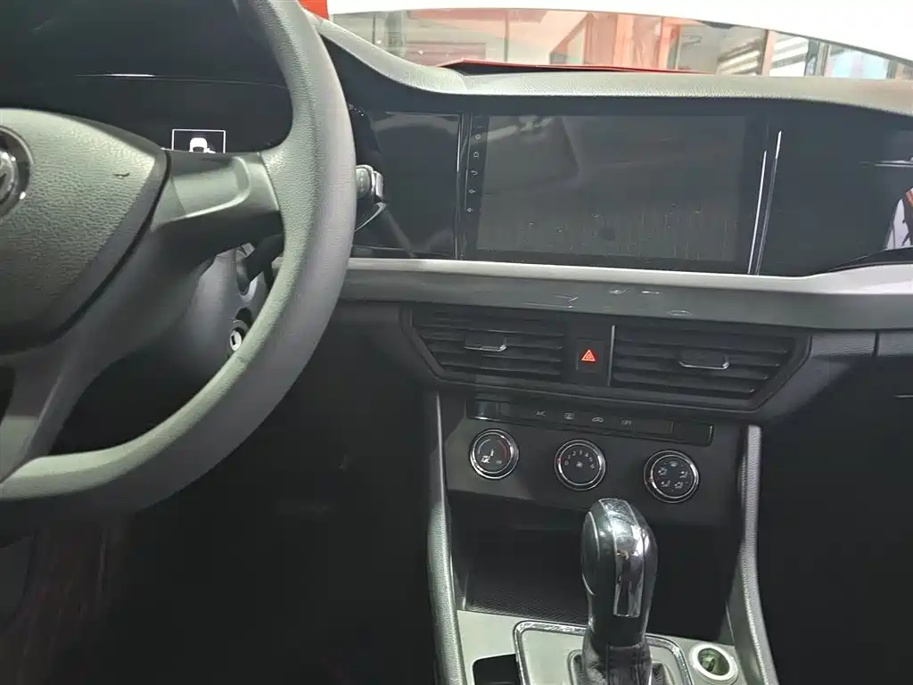 Volkswagen Bora 2019 1.5L Auto Fashion Model фото 10