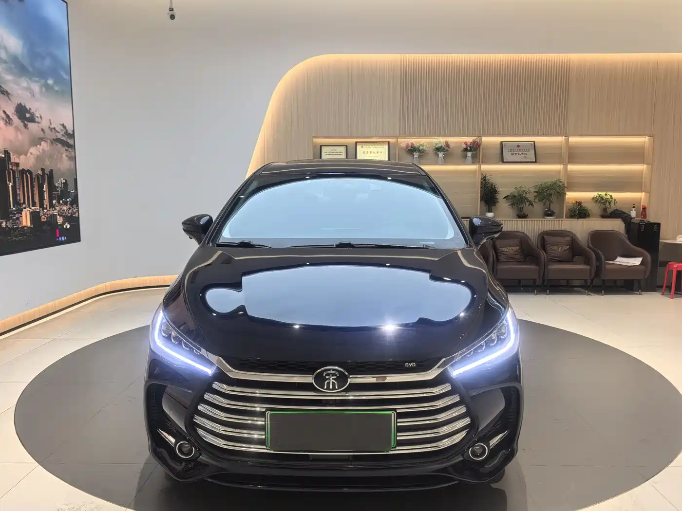 BYD Song MAX New Energy 2019 DM 1.5T Smart Connect Advance 7-seater China VI фото 3