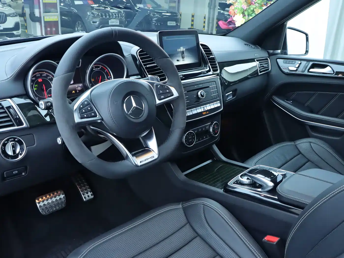 Mercedes-Benz GLS AMG 2017 AMG GLS 63 4MATIC фото 6