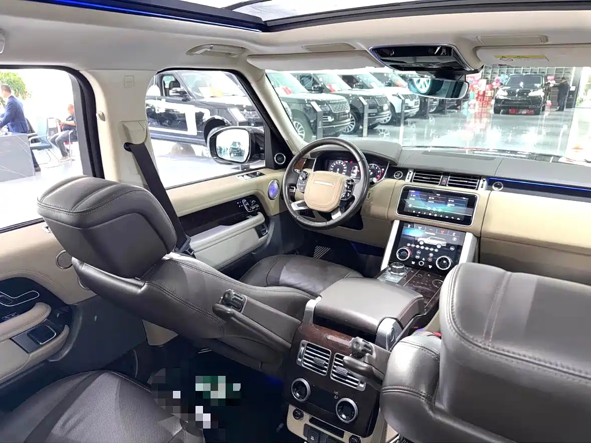 Land Rover Range Rover 2020 3.0 L6 Heritage Edition фото 8