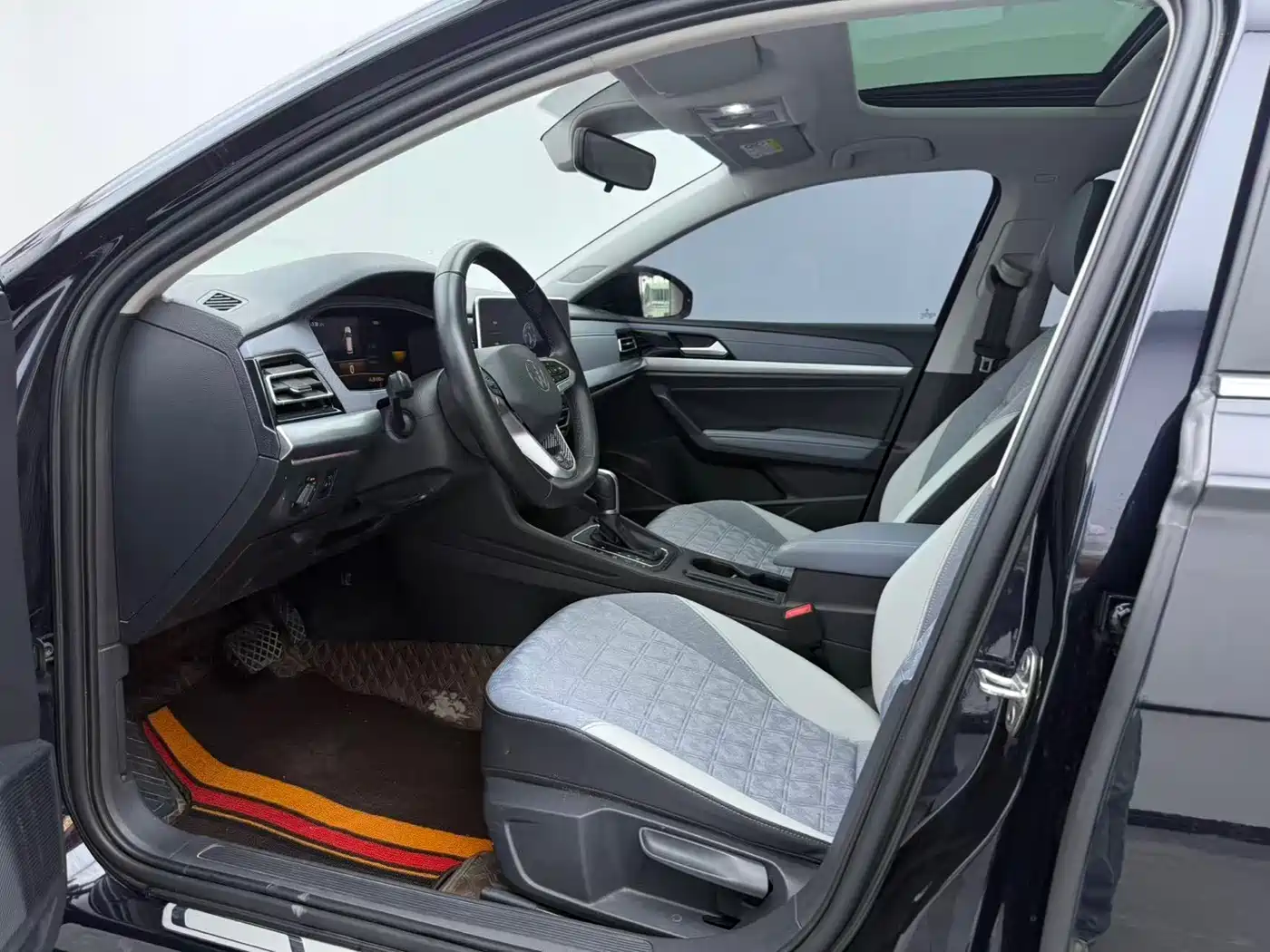 Volkswagen Lavida 2024 Model 300TSI DSG Full Comfort Edition фото 7
