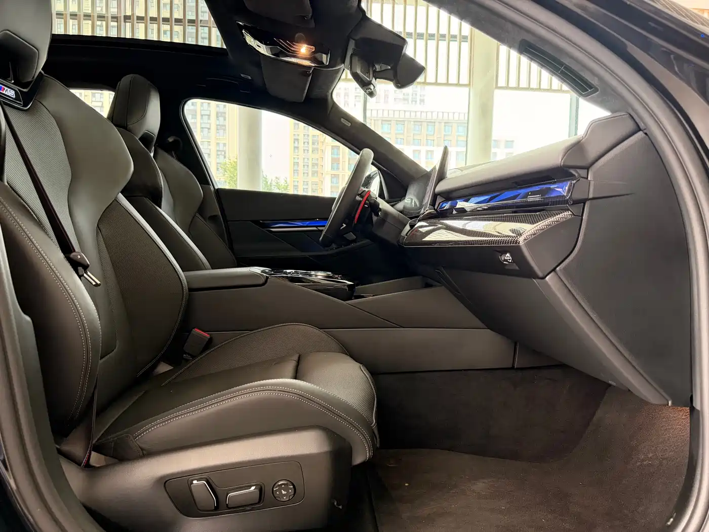 BMW M5 New Energy 2025 M5 фото 24