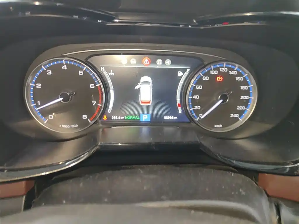 GAC Trumpchi Trumpchi GS8 2017 320T 2WD Luxury Smart Connect (7-seater) фото 4