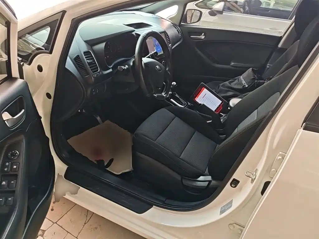 Kia K3 2016 1.6L Automatic GL фото 16