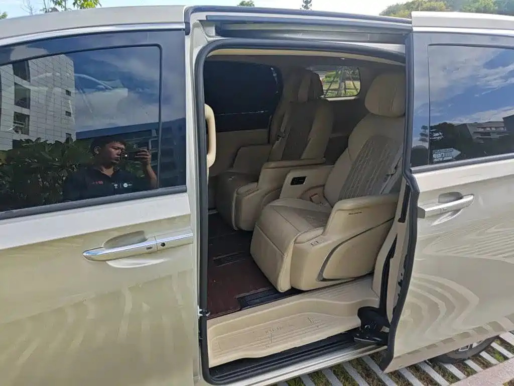 Фото 3 - Buick GL8