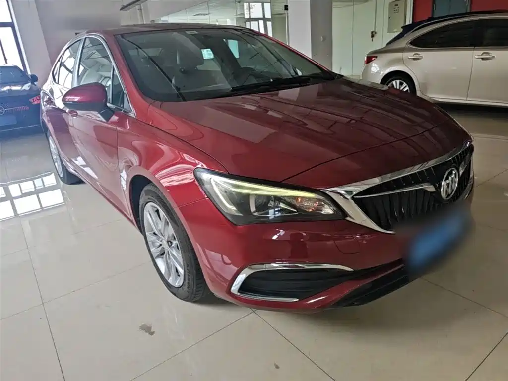 Buick Verano 2018 Sedan 20T Dual Clutch Leading фото 4