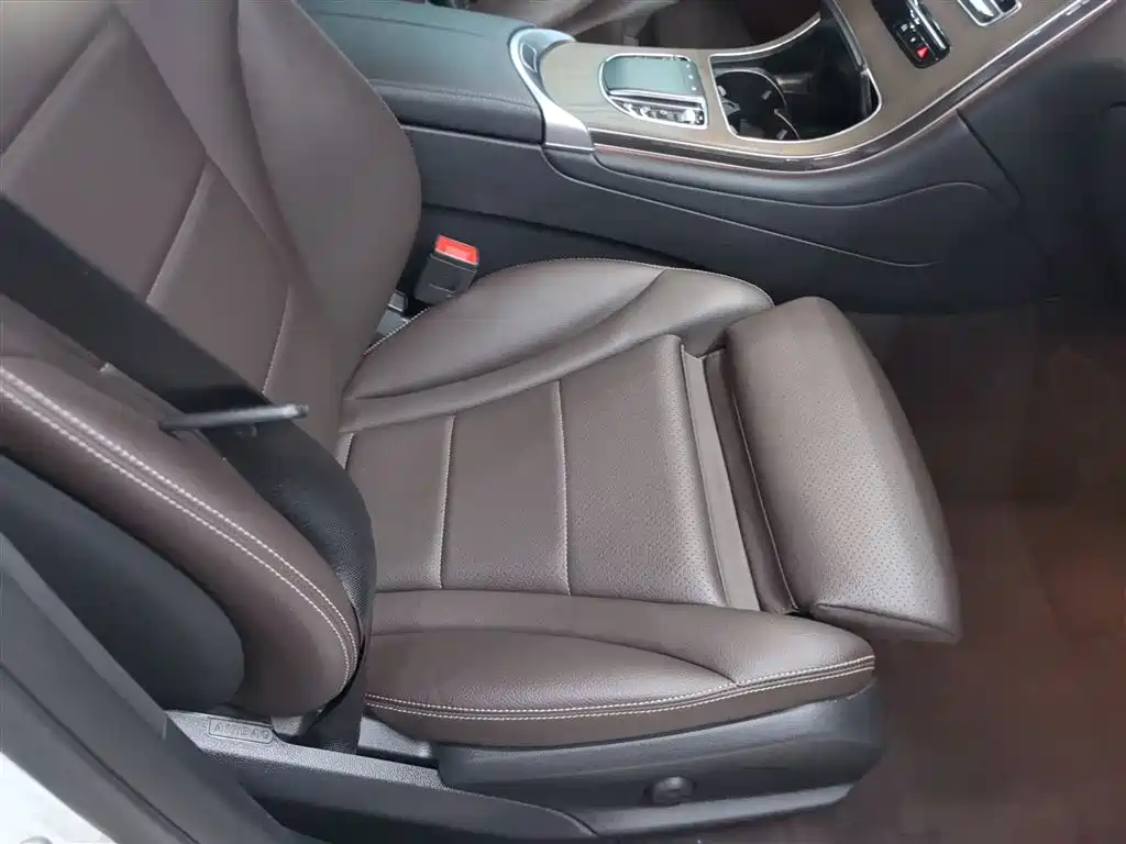 Mercedes-Benz GLC 2022 Facelift II GLC 260 L 4MATIC Luxury фото 25