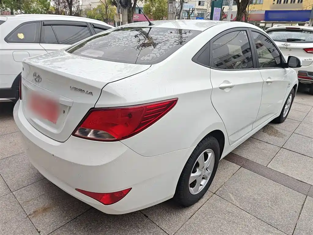 Hyundai Verna 2014 1.4L Automatic Smart GLS фото 7