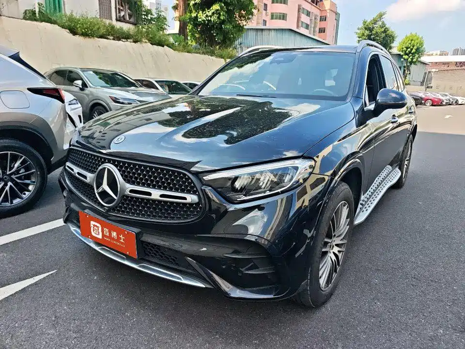 MERCEDES-BENZ GLC