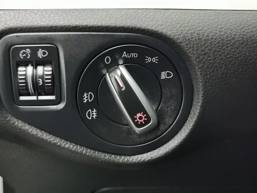 Volkswagen Sharan 2013 1.8TSI Comfort фото 21