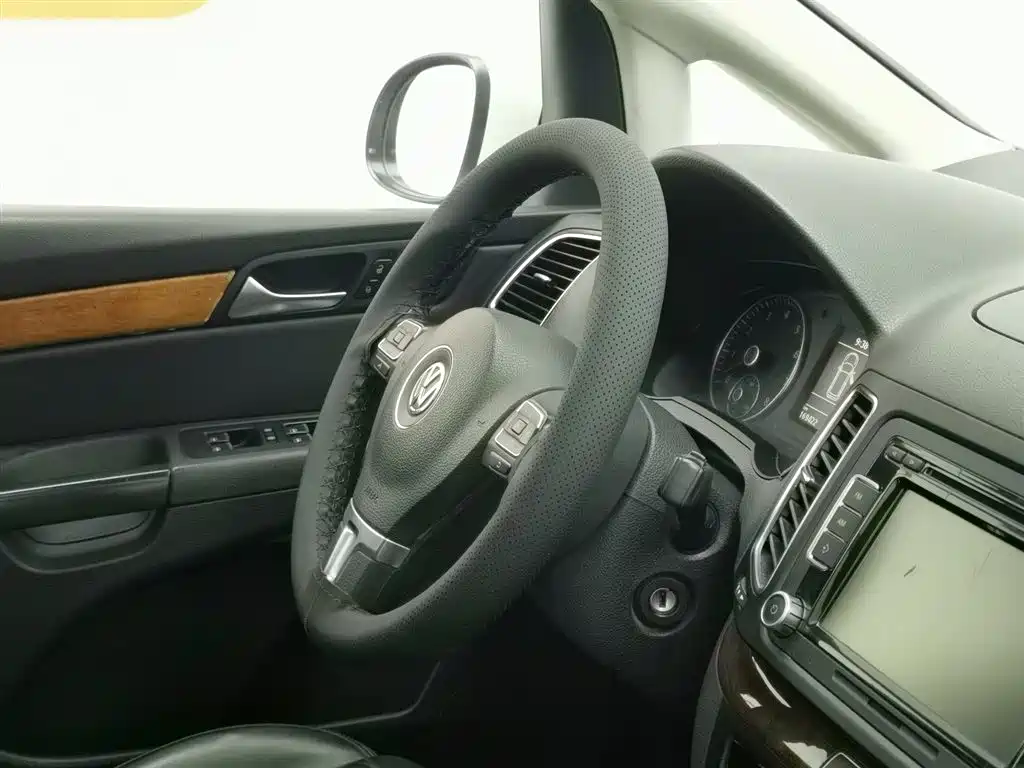 Volkswagen Sharan 2013 1.8TSI Comfort фото 22