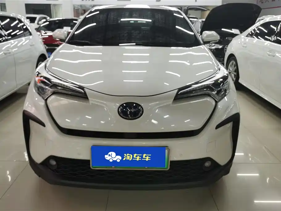 Toyota C-HR EV 2020 Premium Sunroof Edition фото 2