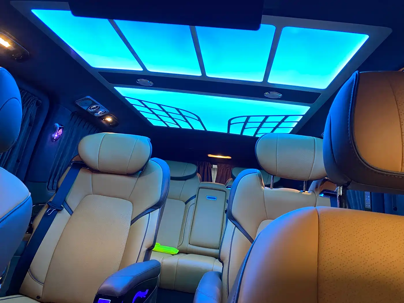 Mercedes-Benz Vito 2023 2.0T Business 7-Seater фото 8