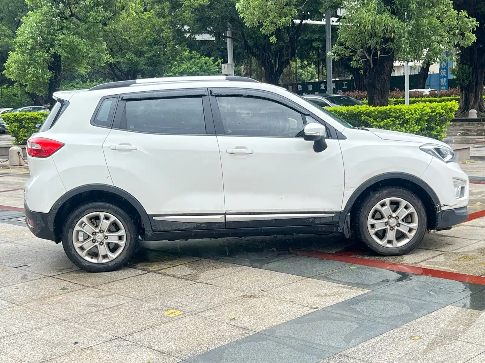 Фото 7 - Changan CS15EV