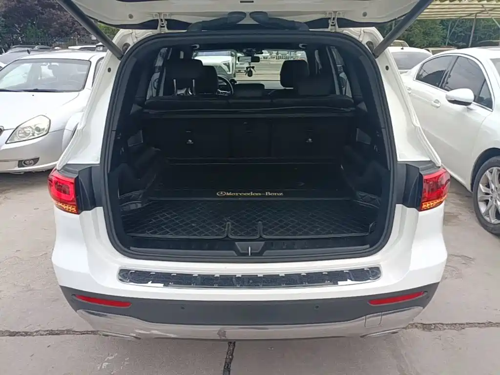 MERCEDES-BENZ GLB