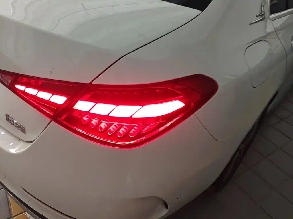 MERCEDES-BENZ CLASS C