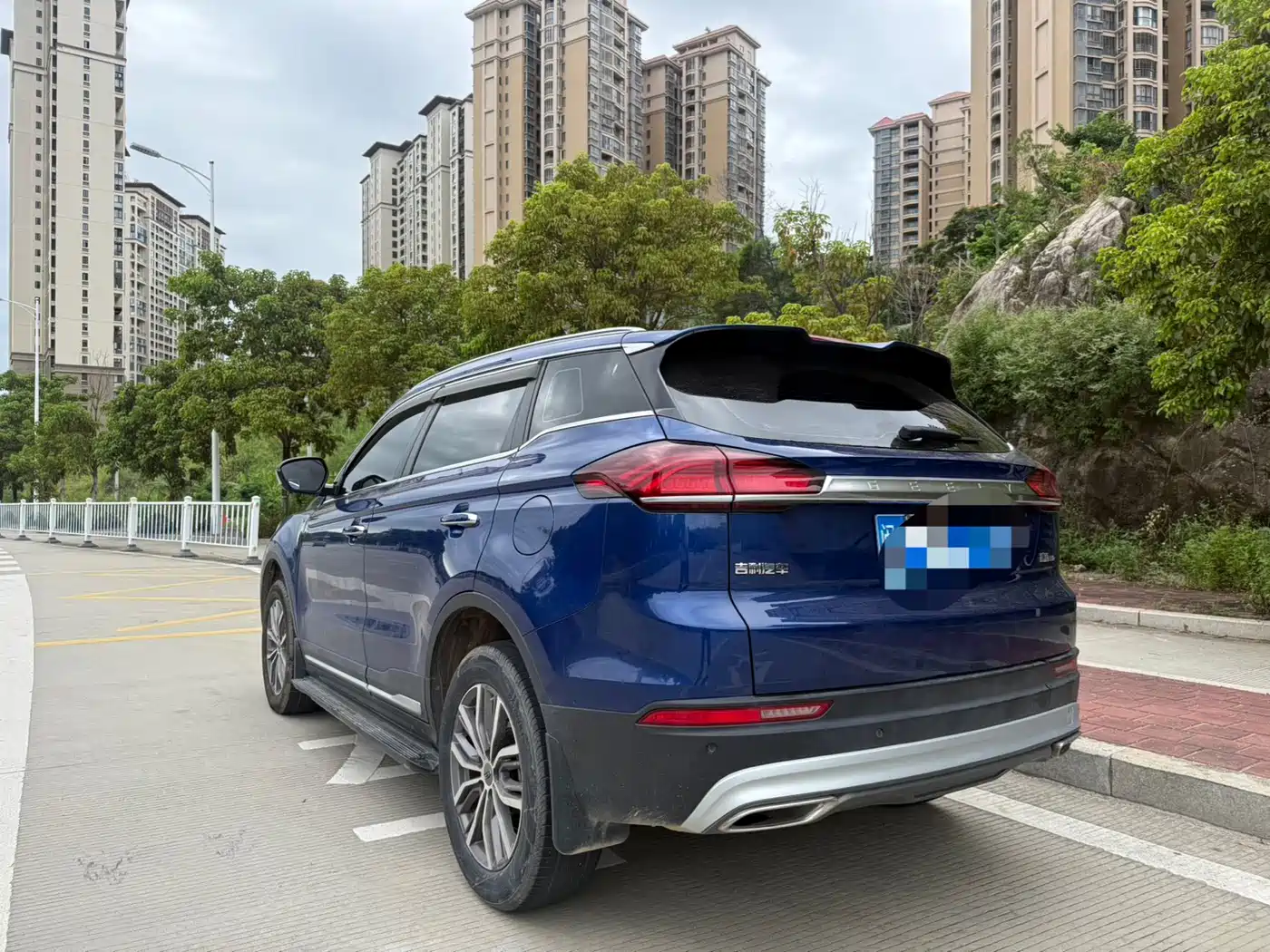 Фото 9 - Geely Boyue