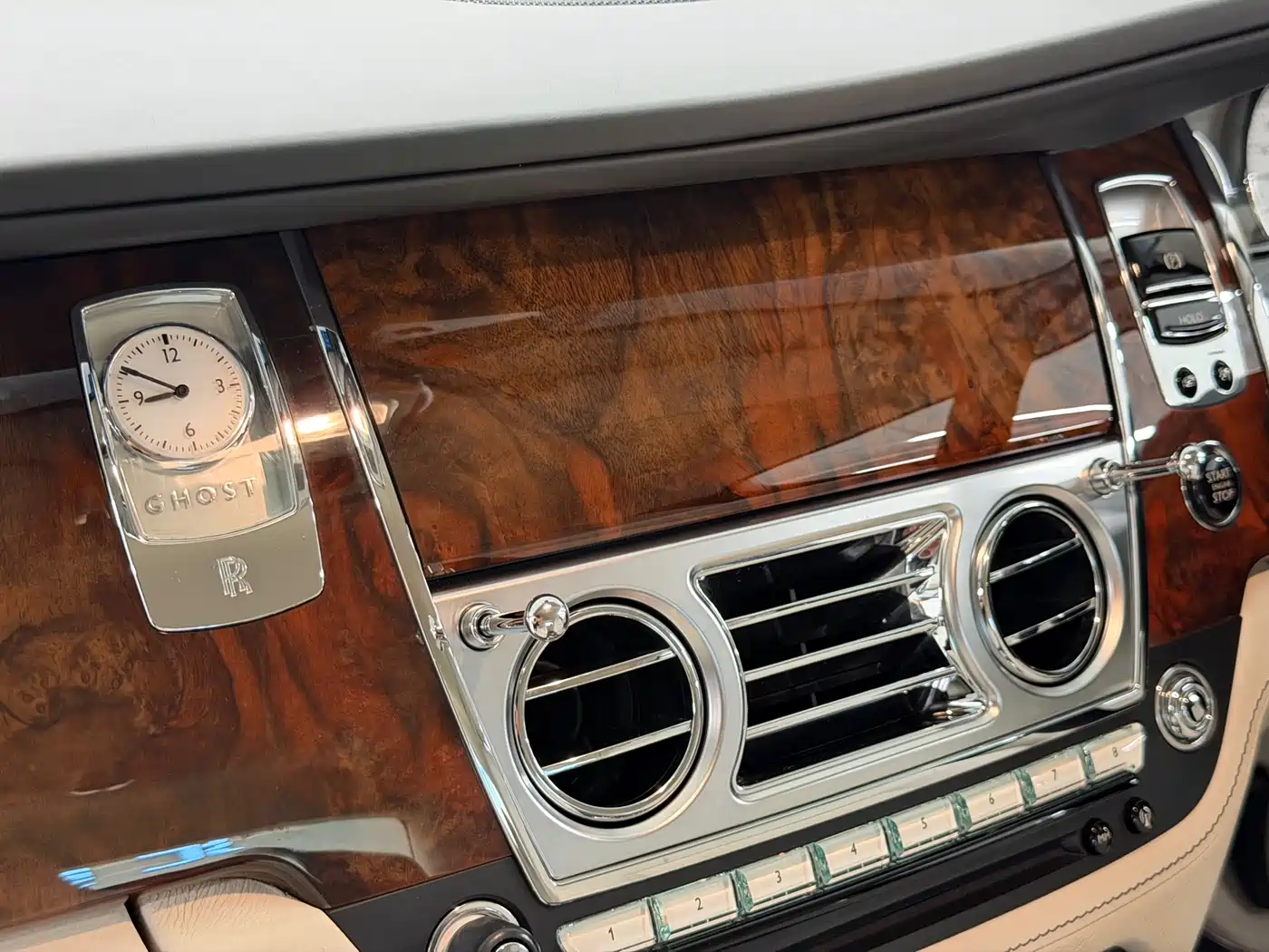 Photo 18 - Rolls-Royce Ghost