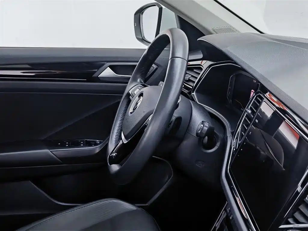 Volkswagen T-ROC 2021 280TSI DSG 2WD Comfort Smart Connect Edition фото 22