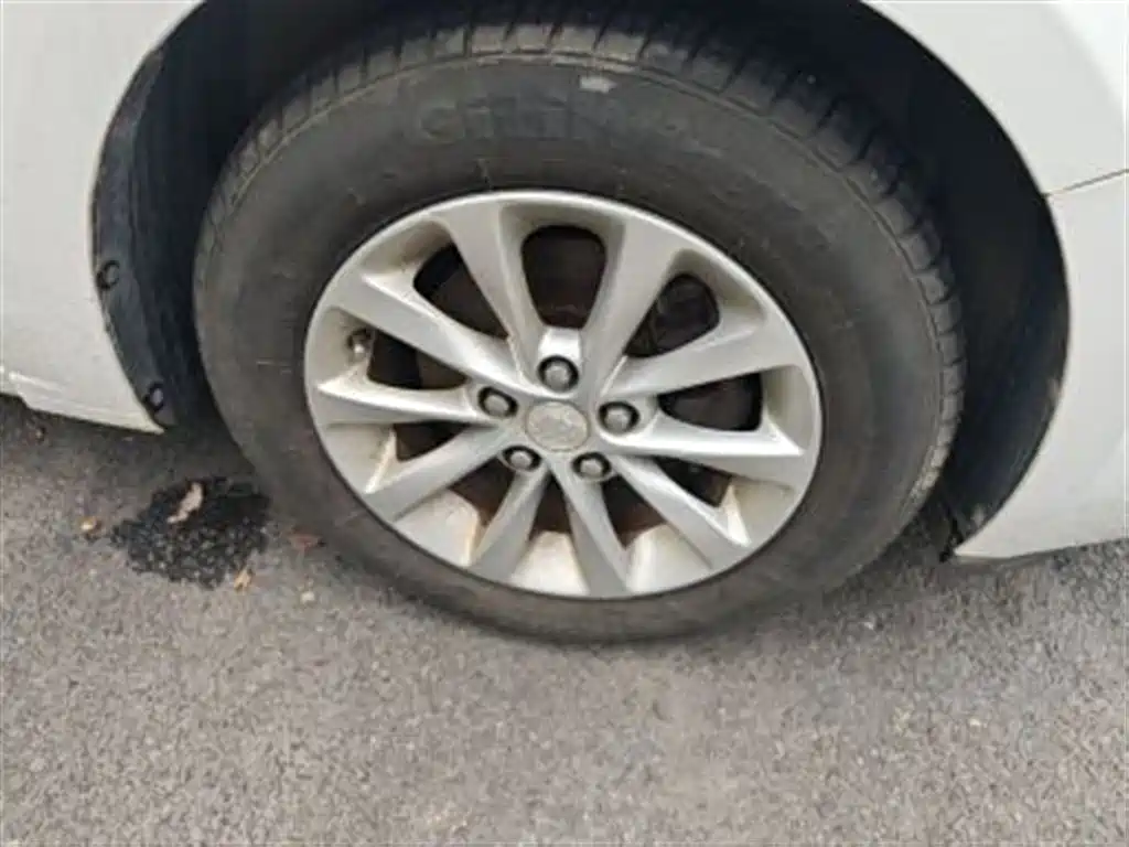 Buick Excelle 2018 15T DCT Progressive (China V) фото 7