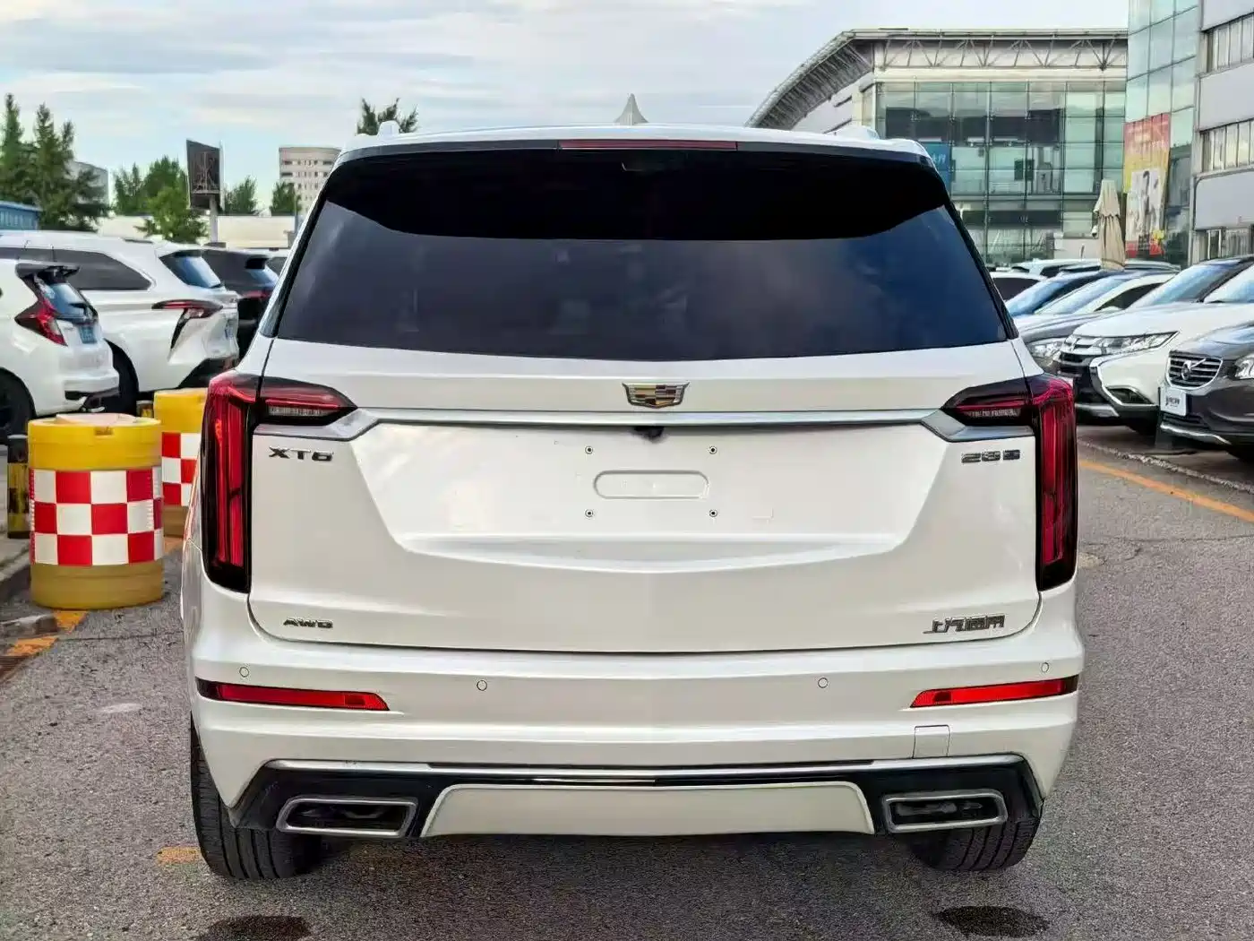 CADILLAC XT6