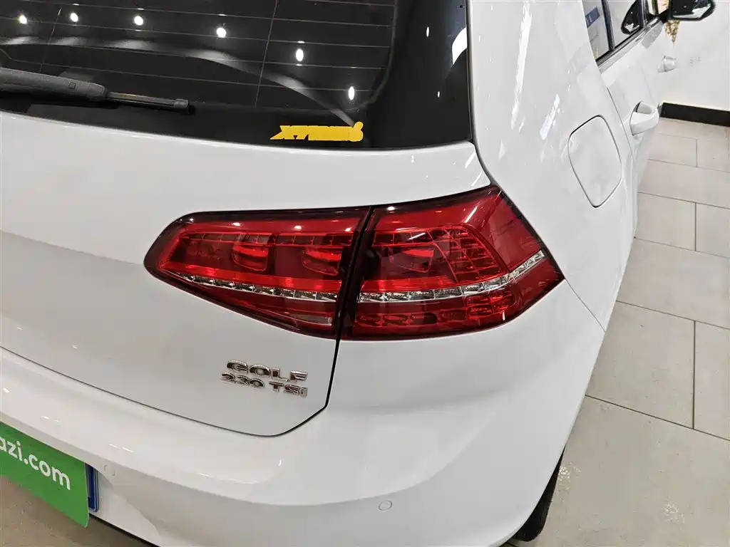 Volkswagen Golf 2016 230TSI Automatic Luxury фото 24