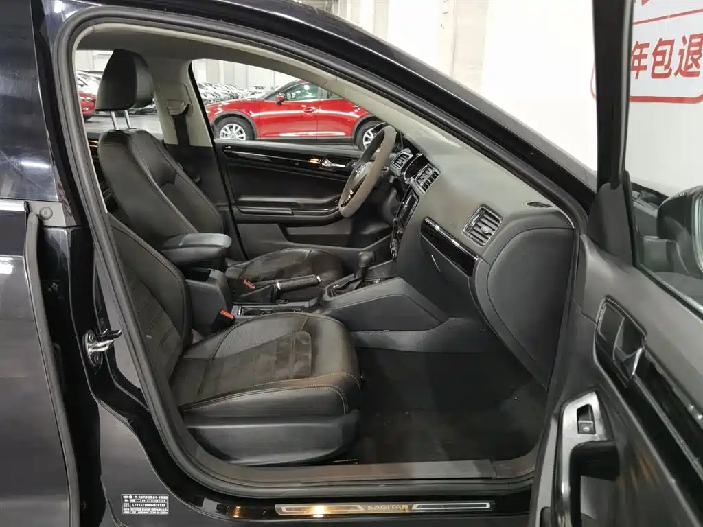 Volkswagen Sagitar 2018 280TSI DSG Luxury фото 23