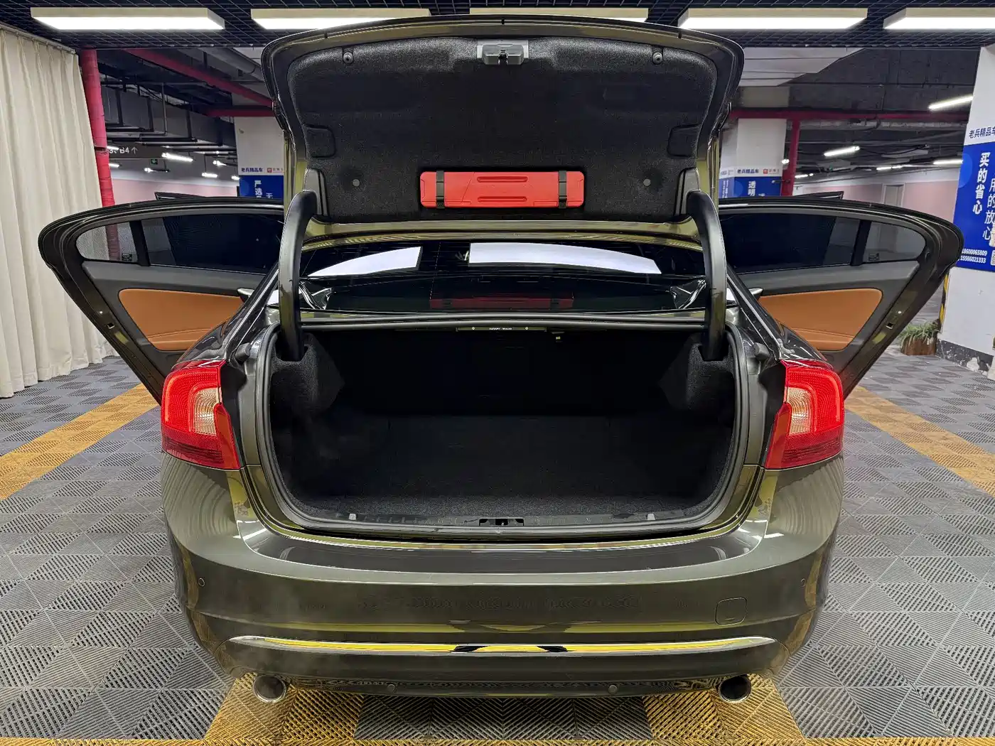 Фото 36 - Volvo S60