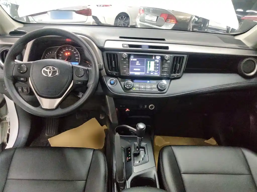 Toyota RAV4 Rongfang 2016 2.0L CVT 2WD Trend (China V) фото 10