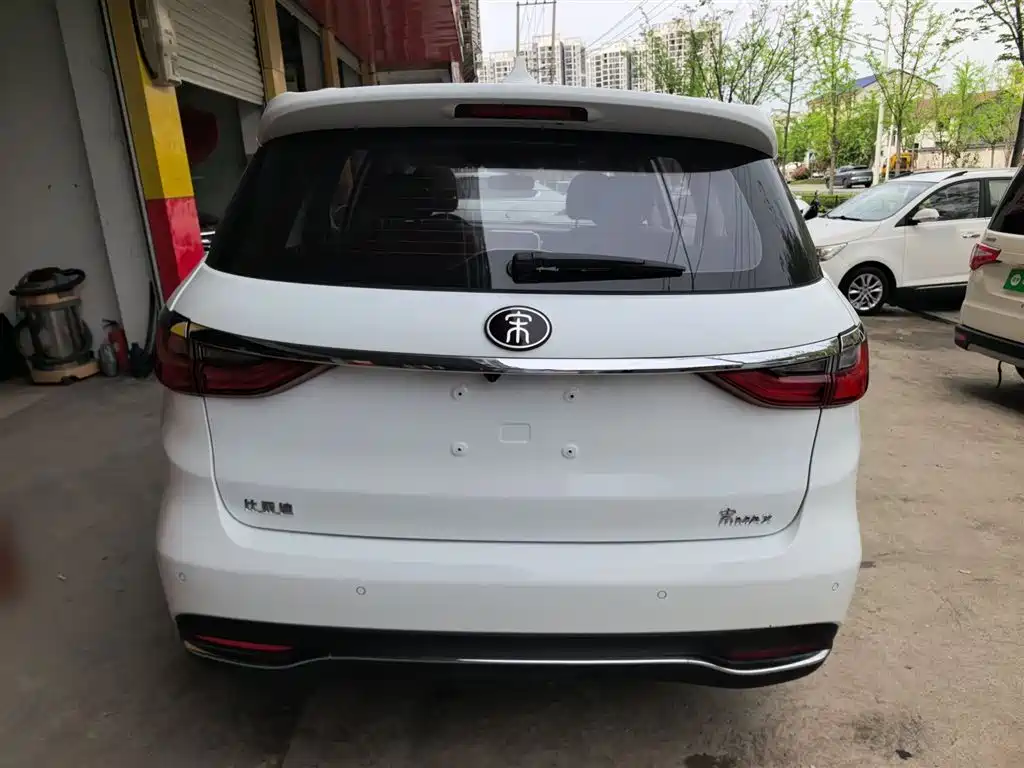 BYD Song MAX 2018 1.5T Automatic Smart Connected Premium 6-Seater фото 6
