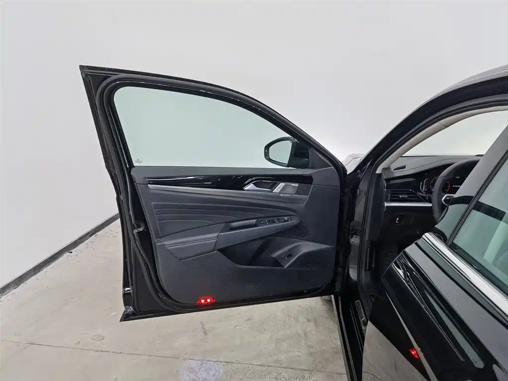 Volkswagen Passat 2023 Facelift 330TSI Elite Edition фото 8