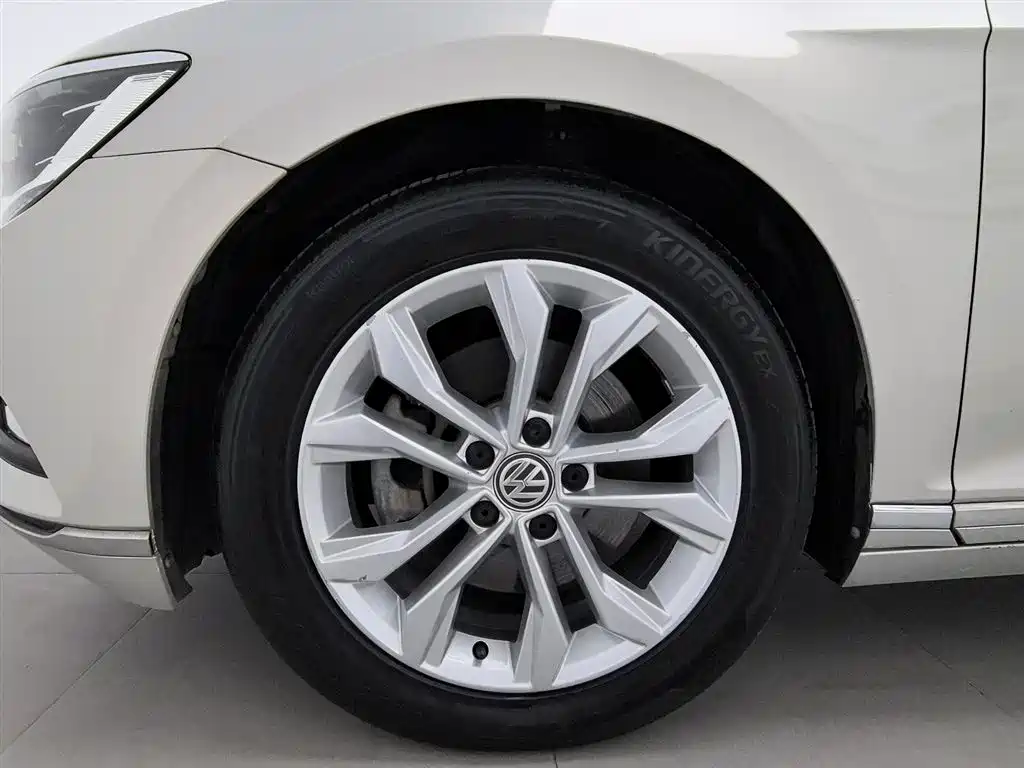 Volkswagen Magotan 2019 330TSI DSG Luxury Class China VI фото 17