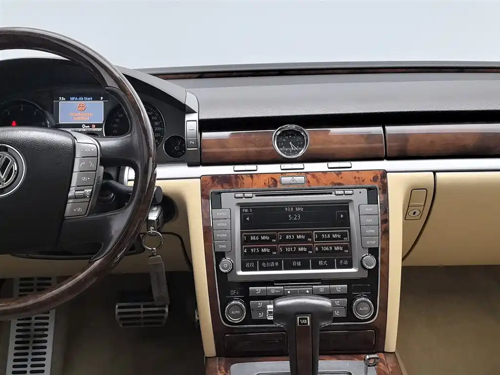 Volkswagen Phaeton 2012 3.0L Executive фото 12