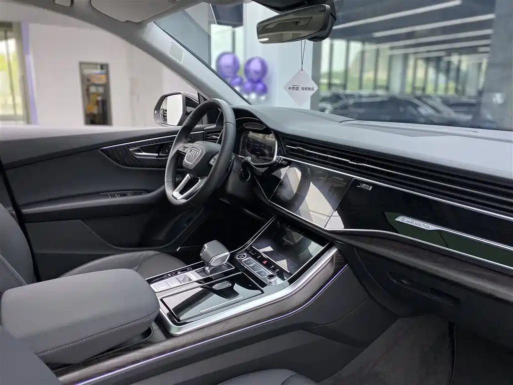 Audi Q8 2022 55 TFSI Luxury Dynamic фото 9