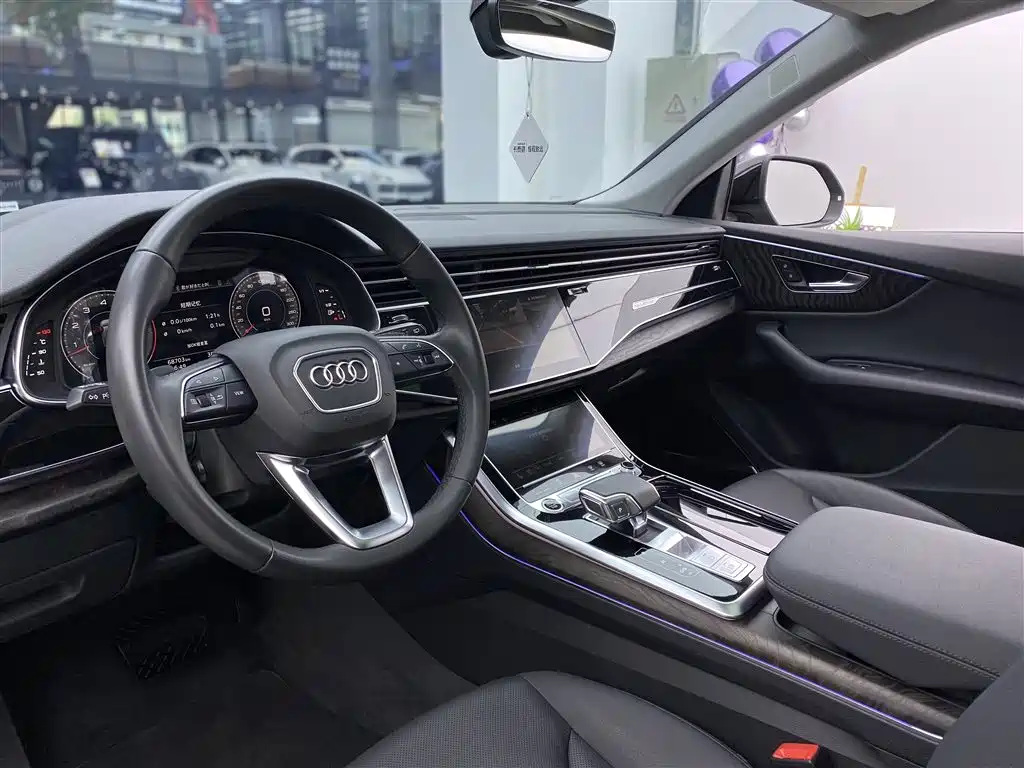 Audi Q8 2022 55 TFSI Luxury Dynamic фото 6