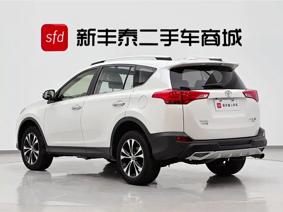 Toyota RAV4 Rongfang 2015 2.5L Automatic 4WD Elite Edition фото 6