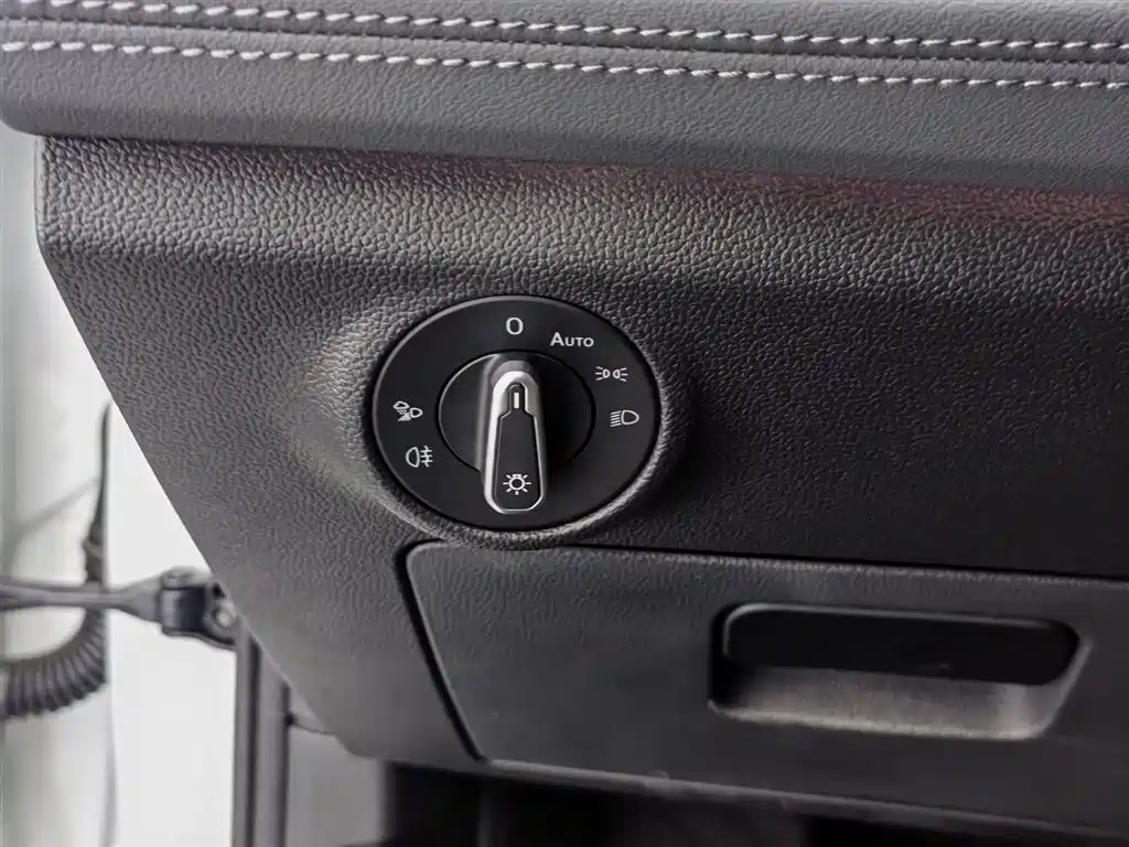 Volkswagen Sagitar 2025 300TSI DSG Surpass Edition фото 21