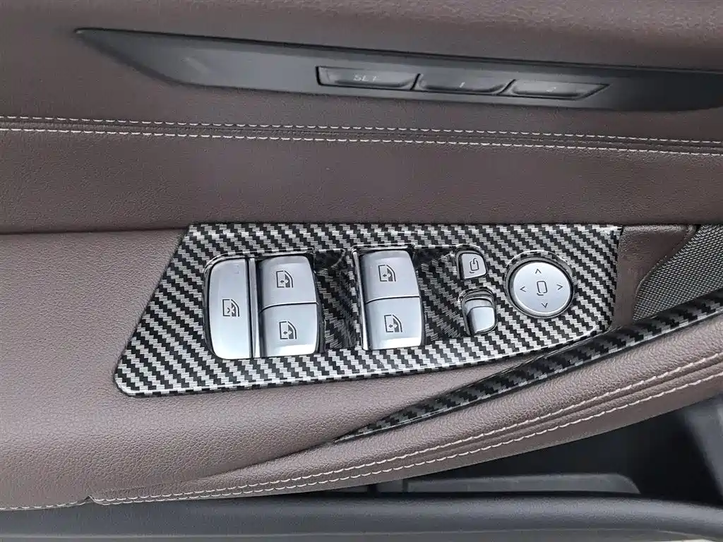 BMW 5 Series 2023 530Li Leading M Sport Package фото 9