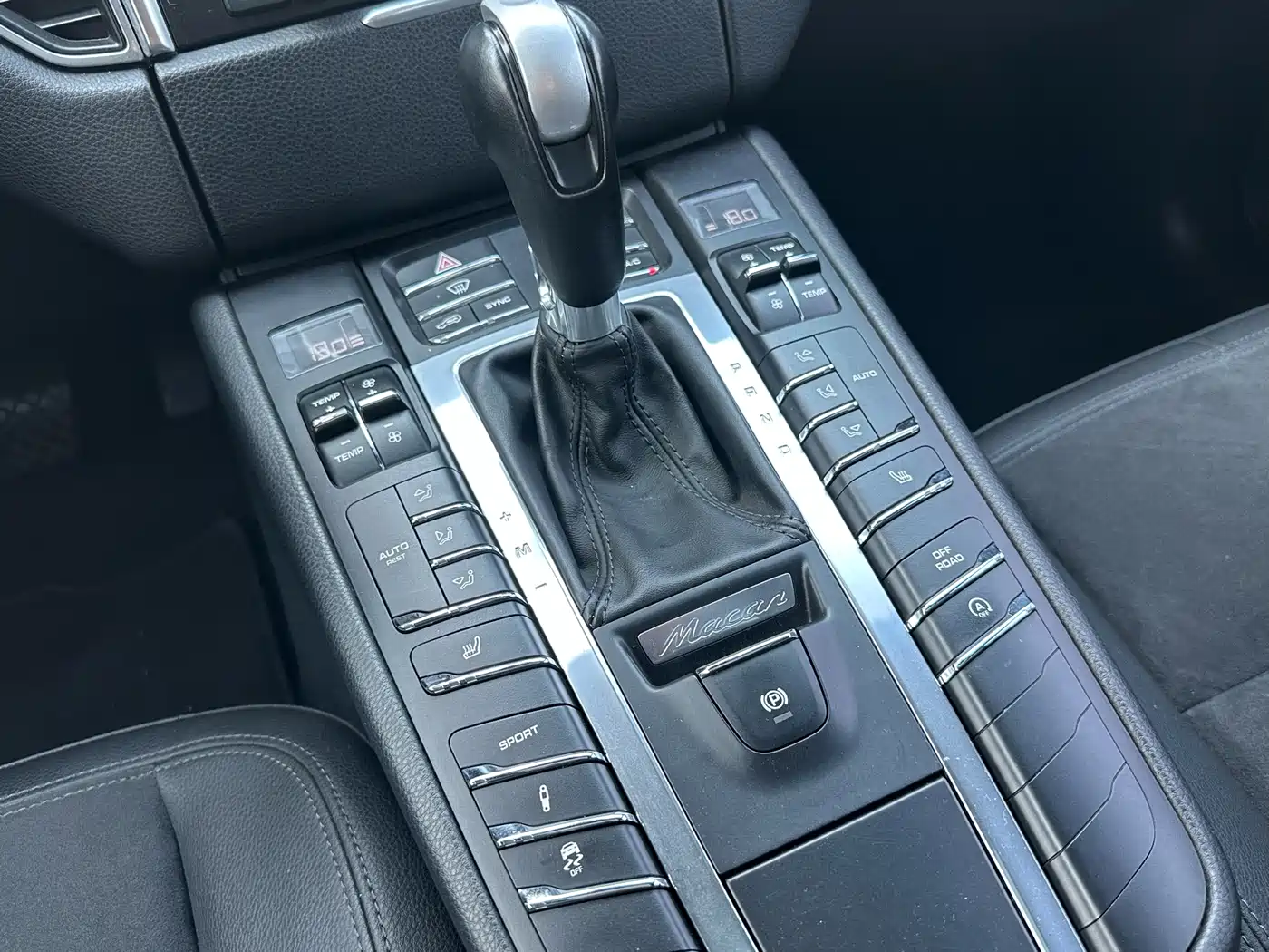 Porsche Macan 2016 Macan 2.0T фото 13