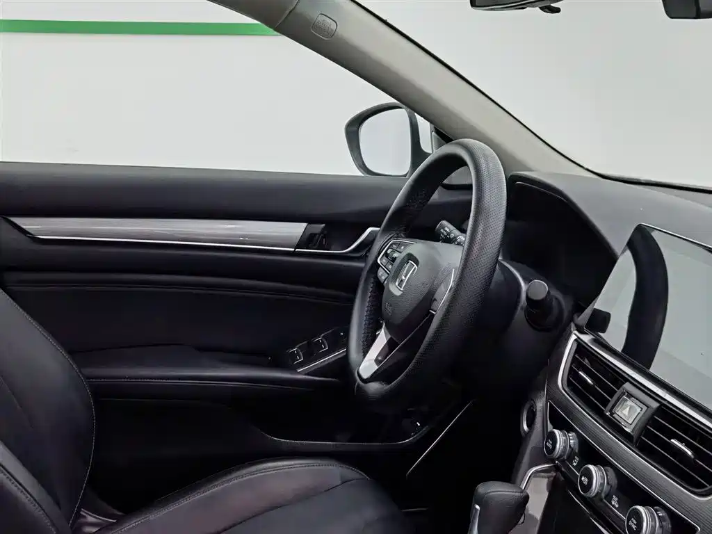 Honda Accord 2022 260TURBO Luxury Edition фото 22