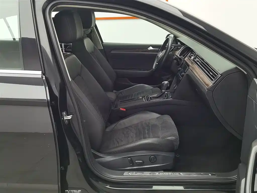 Volkswagen Magotan 2018 380TSI DSG Luxury фото 23