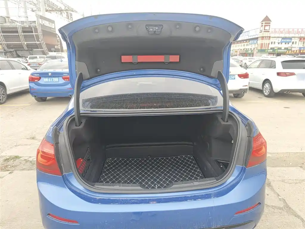 BMW 1 Series 2017 118i Sport фото 15