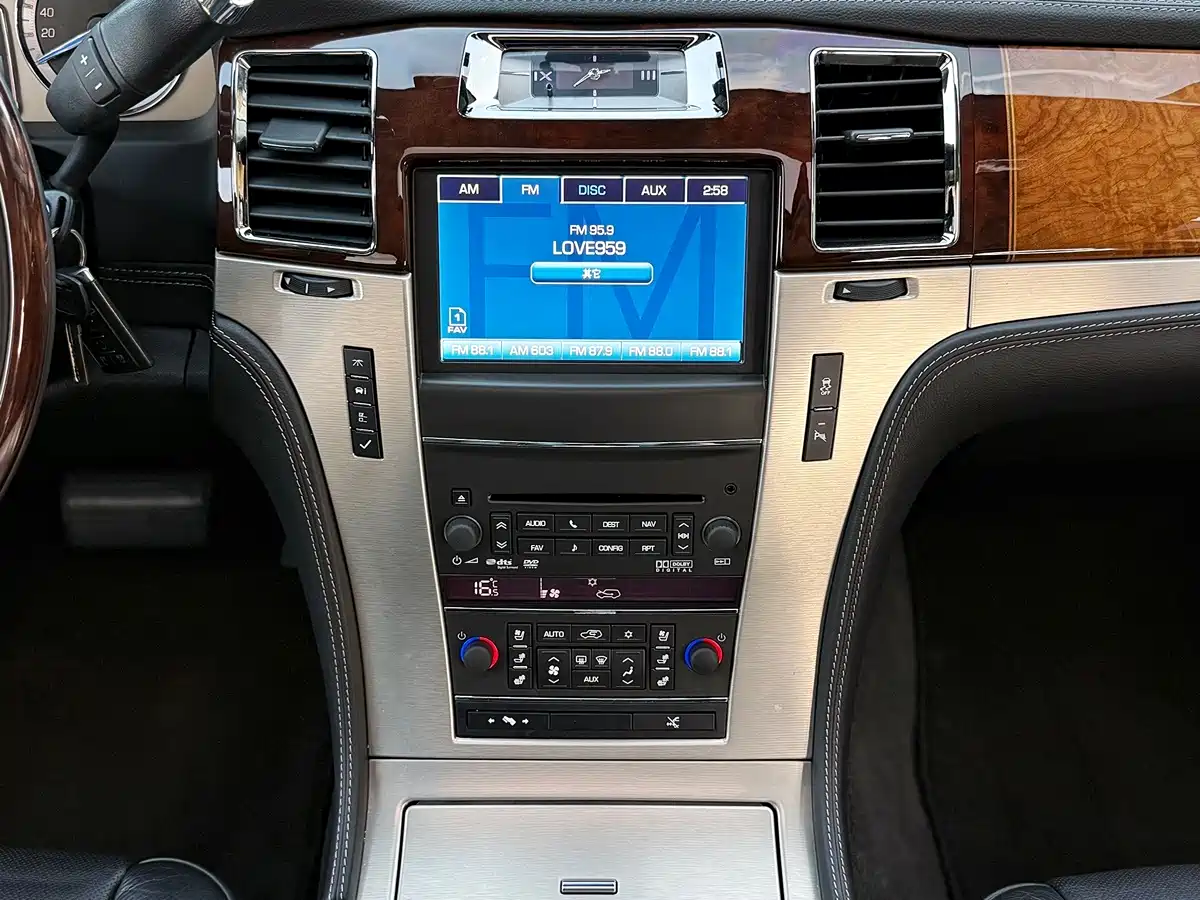Cadillac Escalade 2013 6.2L ESV Platinum Extended фото 8