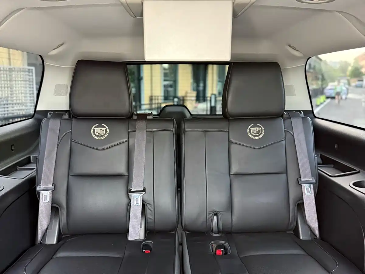 Cadillac Escalade 2013 6.2L ESV Platinum Extended фото 12